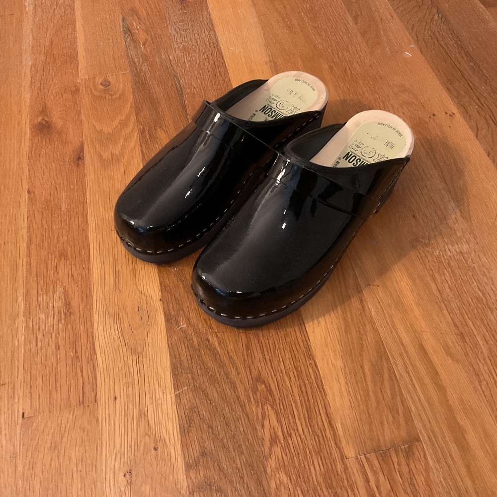 Clogs black patent Dutch size 39